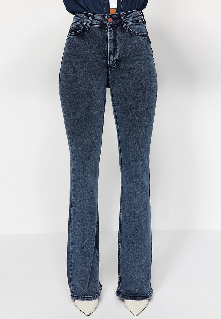 Trendyol Flared Jeans