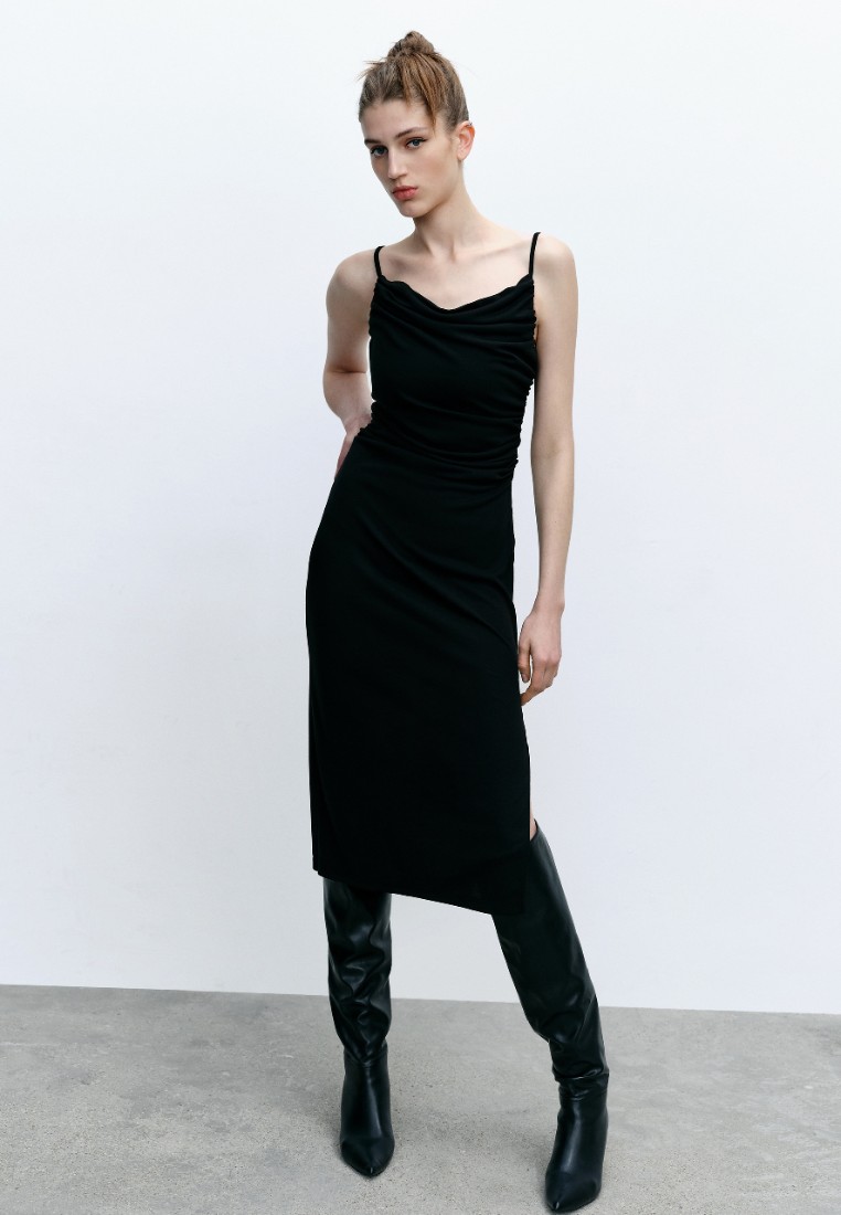 Urban Revivo 女裝復古風氣質性感褶皺吊帶寶藏連衣裙