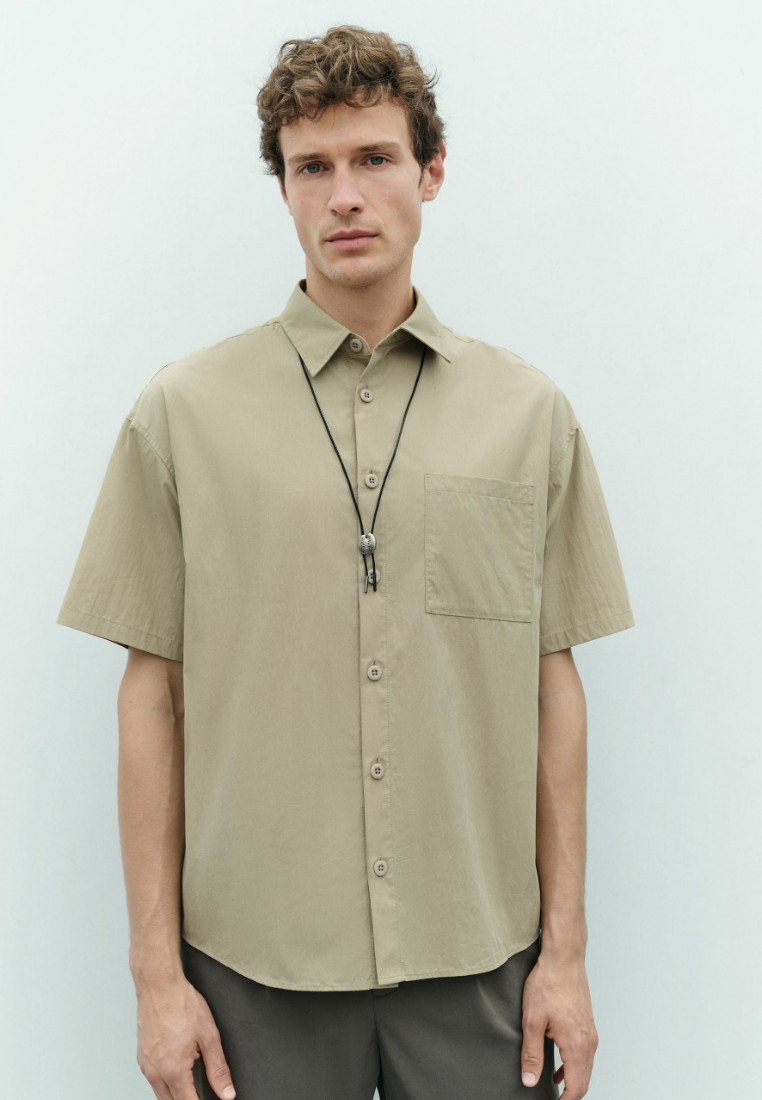 Urban Revivo 男裝街頭風可拆卸鏈條微皺寬鬆短袖襯衫