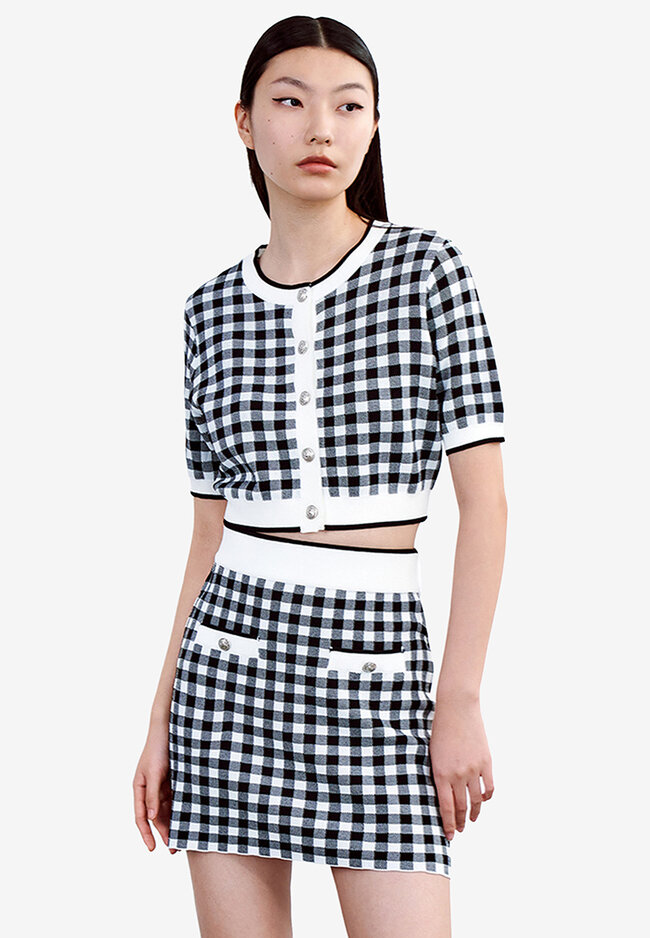 Urban Revivo Checkered Short Button Knitted Top