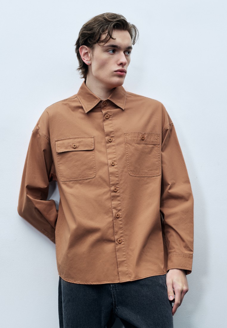 Urban Revivo 男裝復古風咖啡色棉質寬鬆開襟襯衫