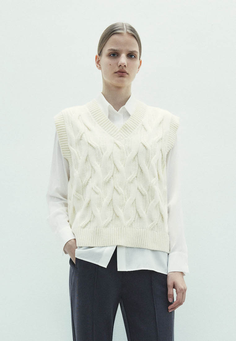Urban Revivo Cable Knit Sweater Vest