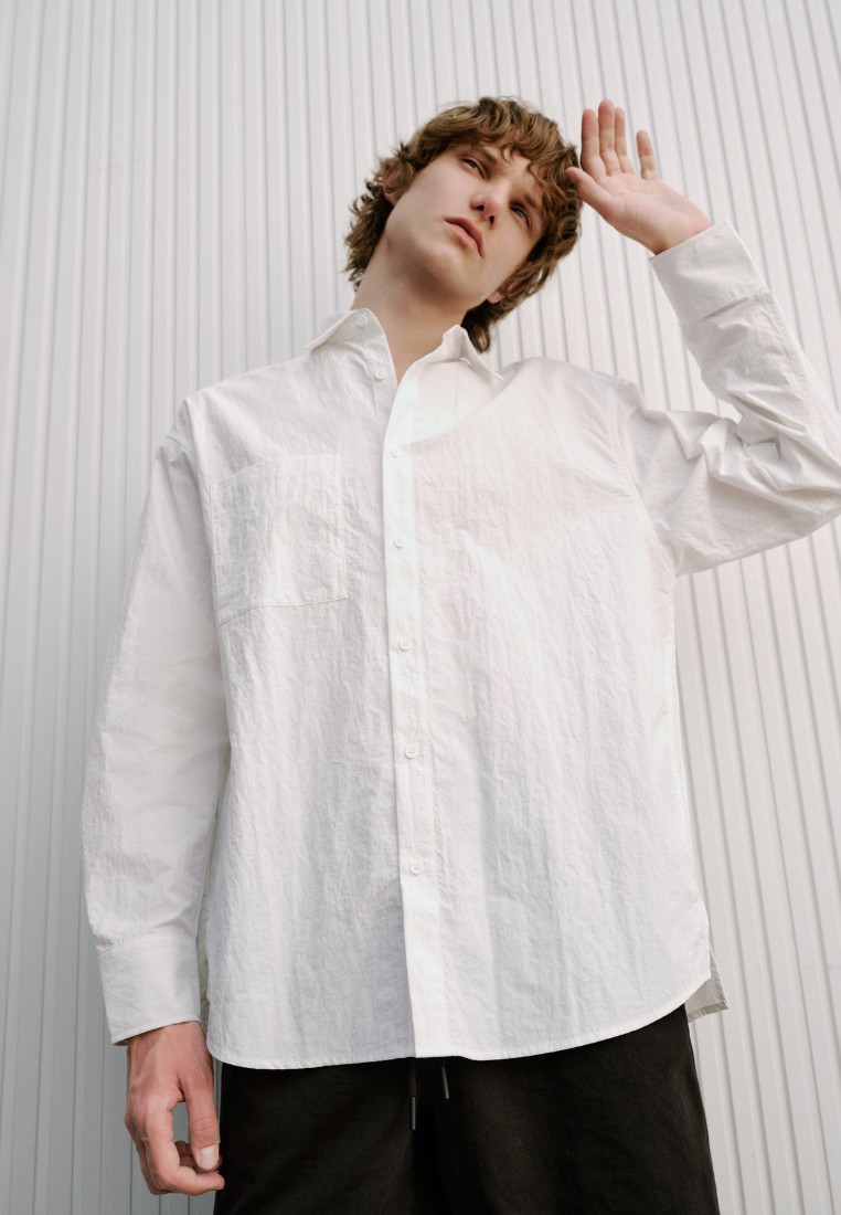 Urban Revivo 男裝時尚個性拼接印花寬鬆白色開襟襯衫